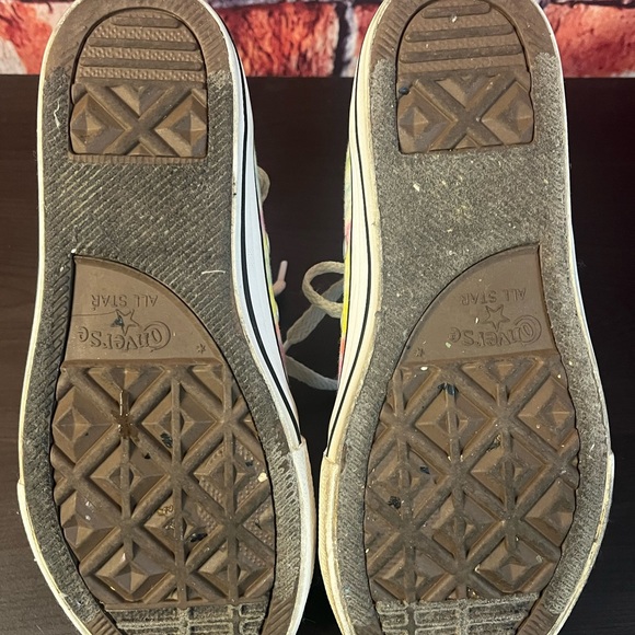 Girls Converse - Picture 6 of 7